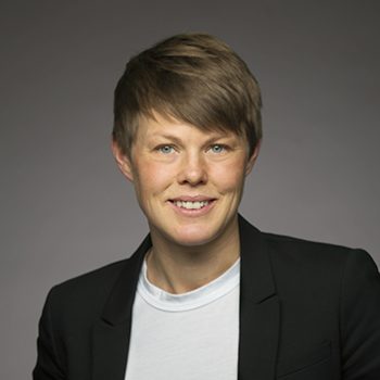 Kvinnor som cyklar.